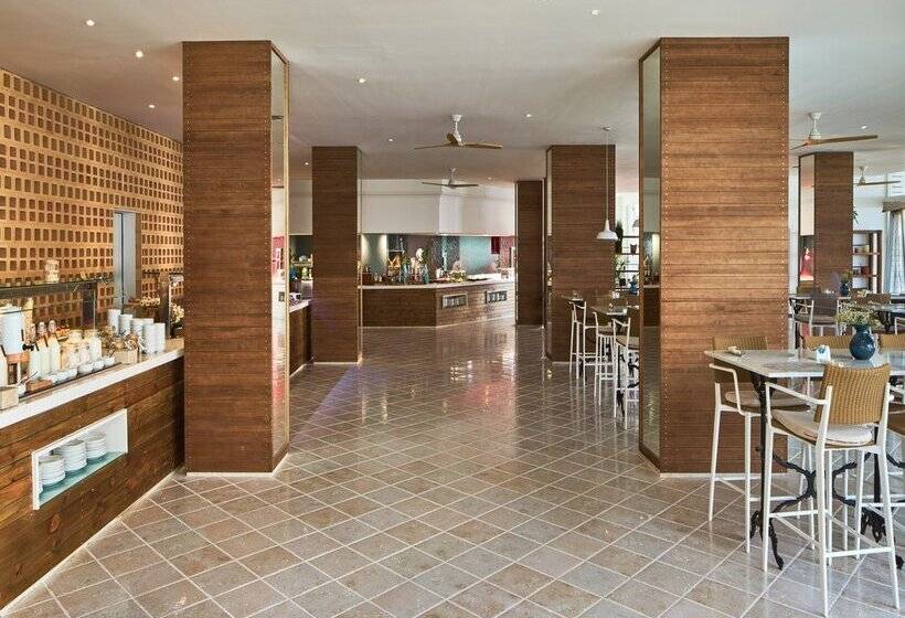 Отель Meliá Ibiza