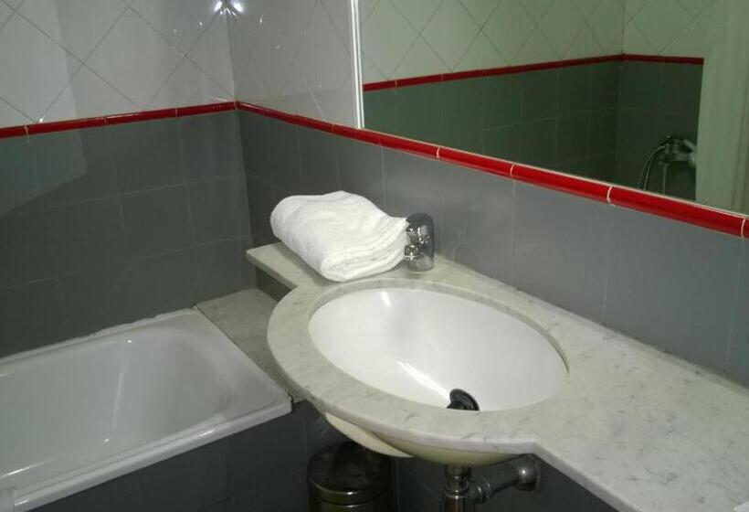 Отель Montmeló