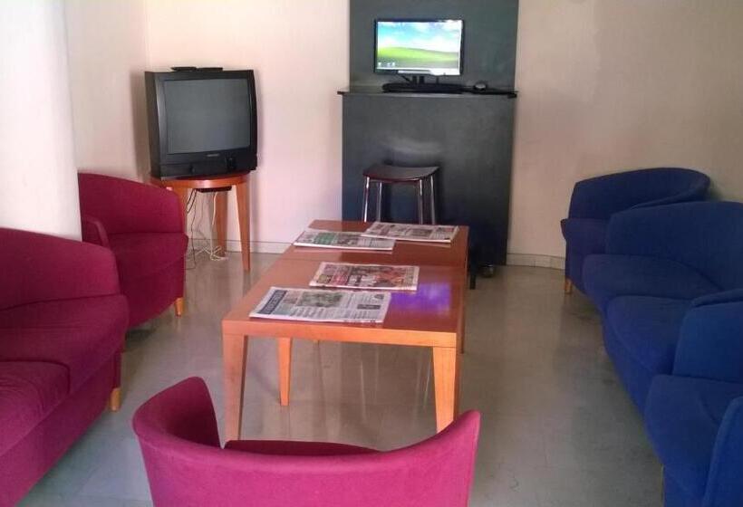 Отель Montmeló