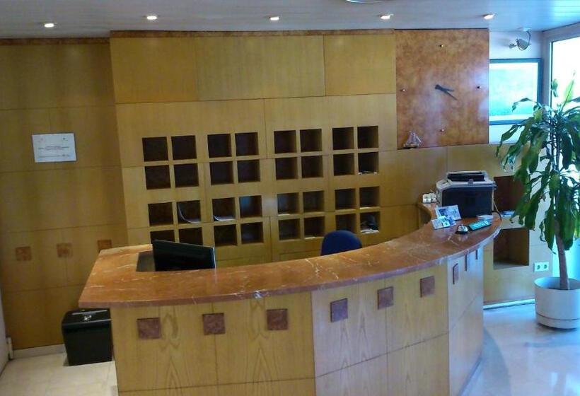 Отель Montmeló