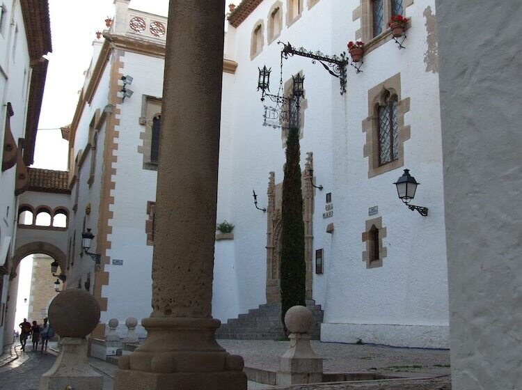 Отель Montserrat