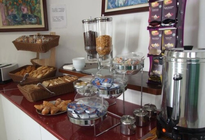 Отель Montserrat