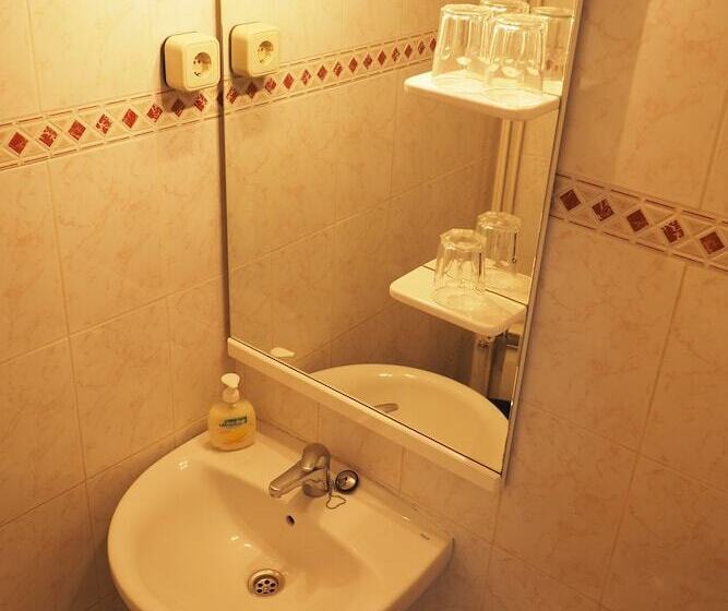 Отель Montserrat