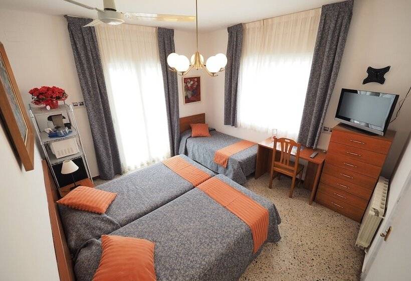 Отель Montserrat