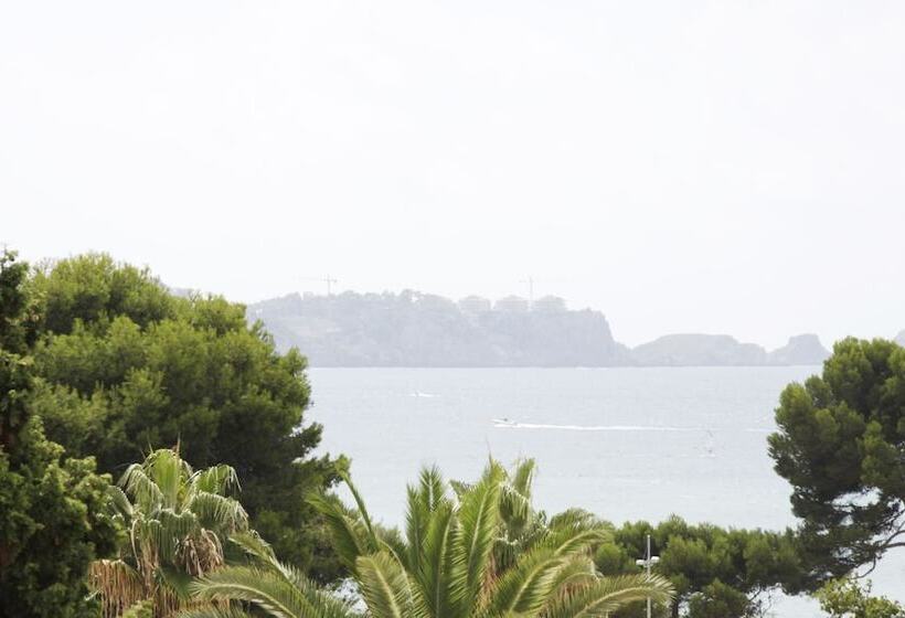 هتل Morlans Garden