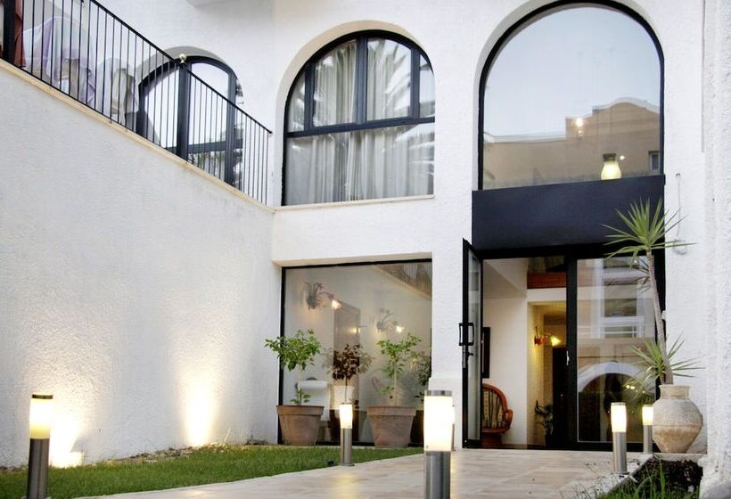 هتل Morlans Garden