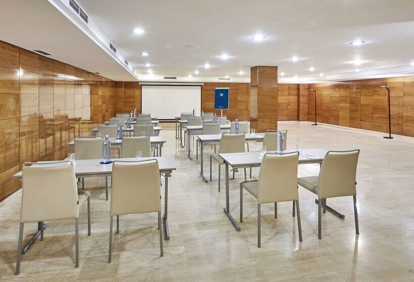 ホテル NH Barcelona Eixample