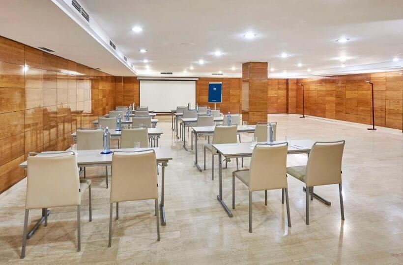 ホテル NH Barcelona Eixample