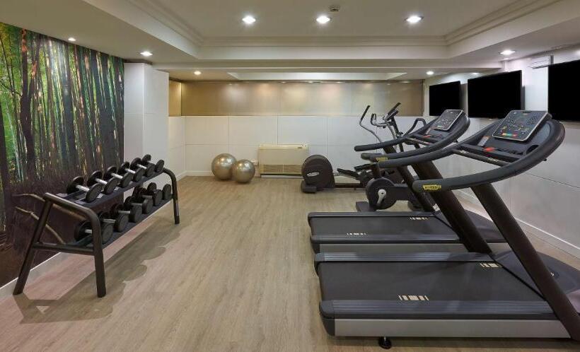 ホテル NH Barcelona Eixample