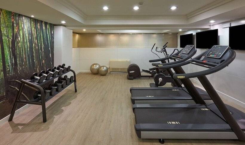 ホテル NH Barcelona Eixample