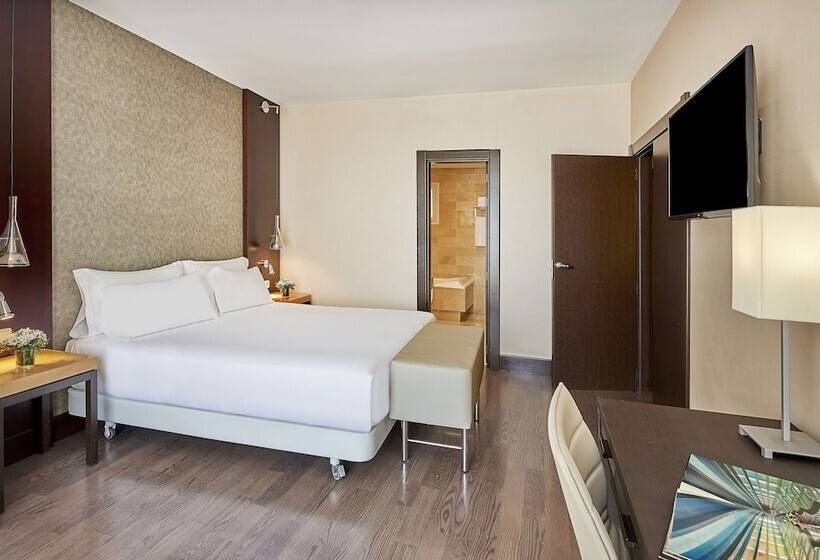 ホテル NH Barcelona Eixample