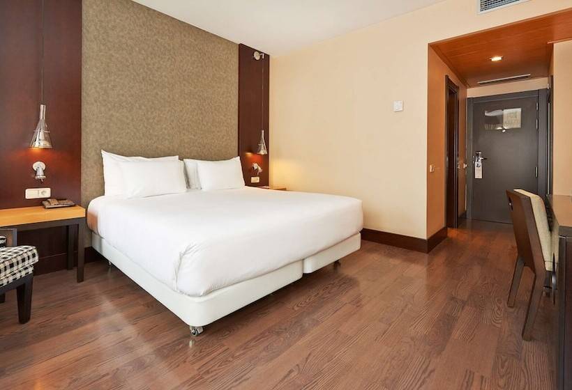 ホテル NH Barcelona Eixample