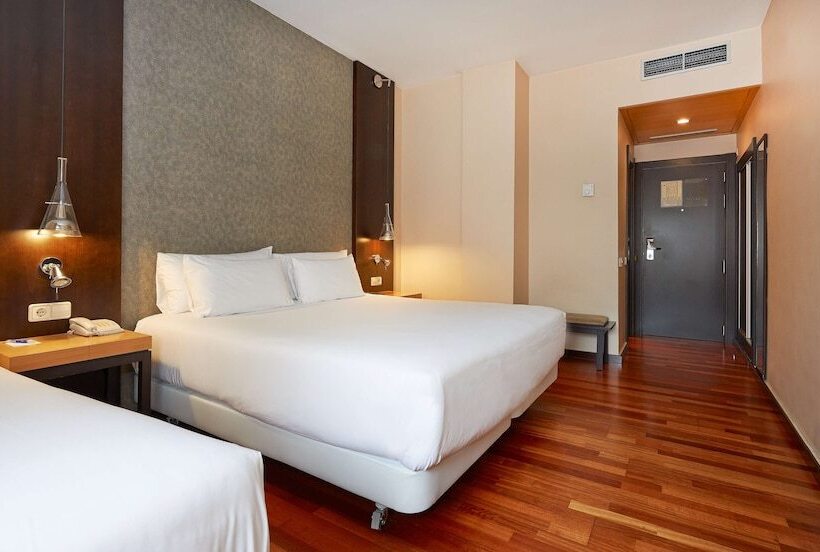 ホテル NH Barcelona Eixample