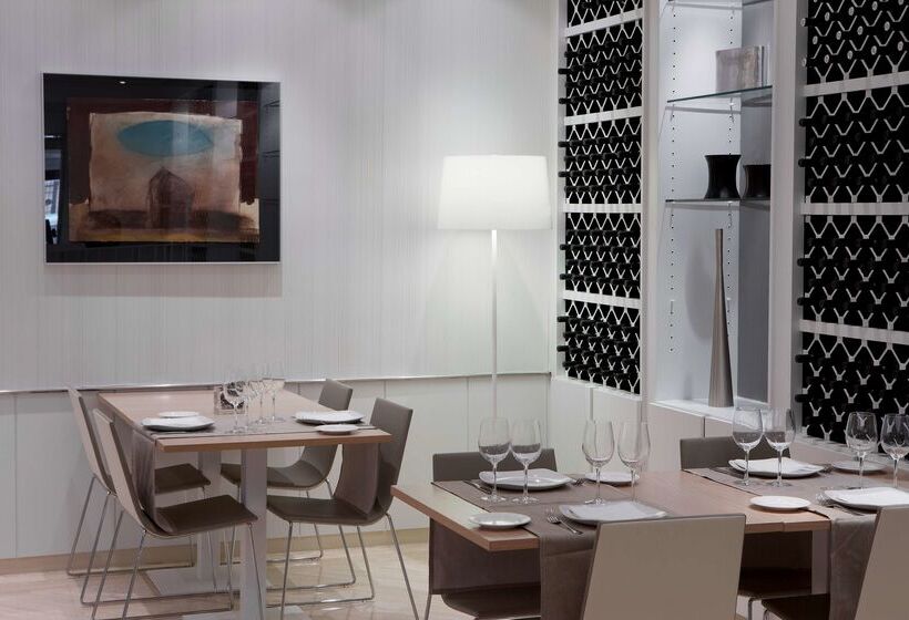 فندق NH Barcelona Stadium