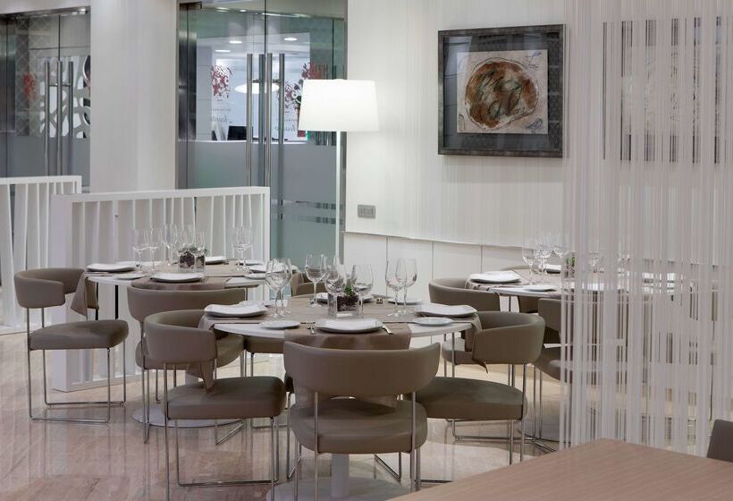 فندق NH Barcelona Stadium