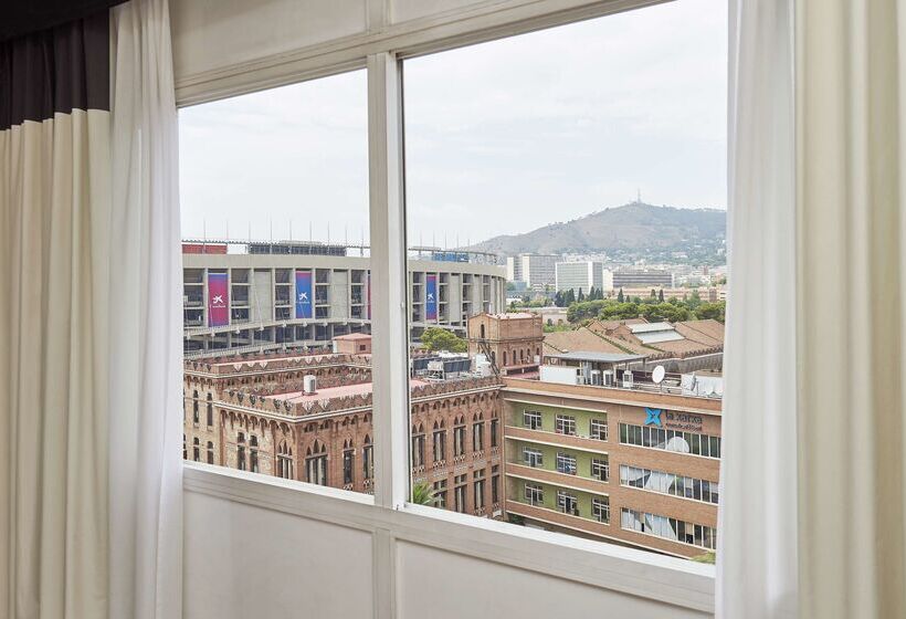 Отель NH Barcelona Stadium