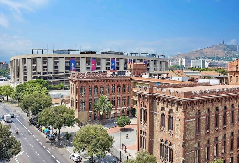 فندق NH Barcelona Stadium