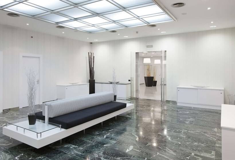 Отель NH Barcelona Stadium