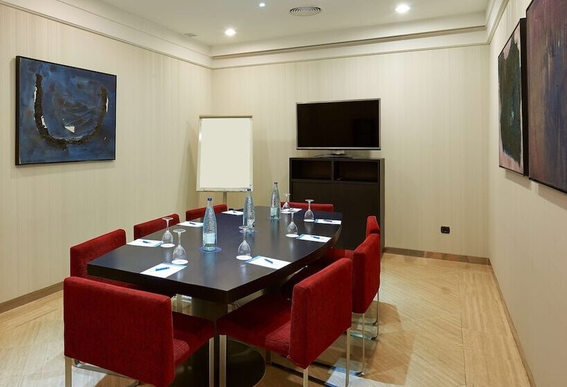 Отель NH Barcelona Stadium