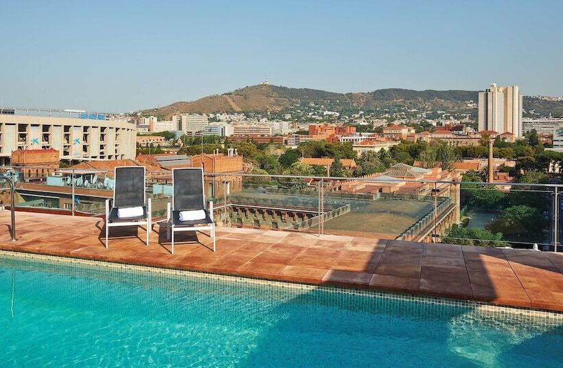 فندق NH Barcelona Stadium