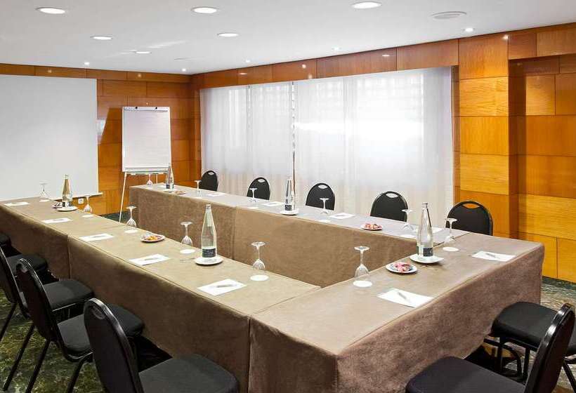 هتل NH Barcelona Entenza