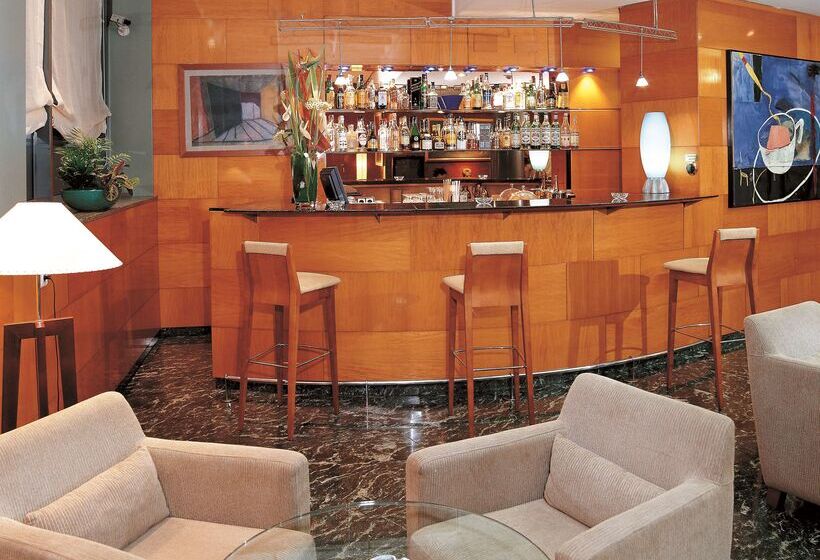 هتل NH Barcelona Entenza