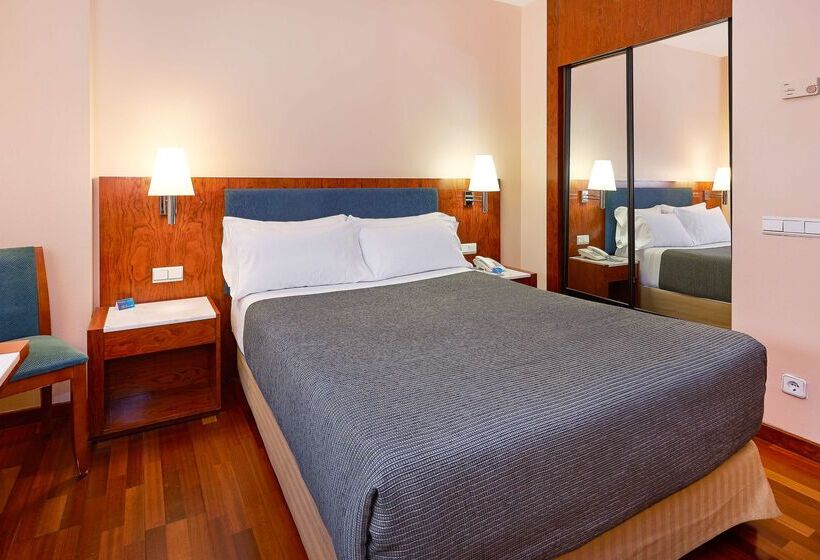 هتل NH Barcelona Entenza