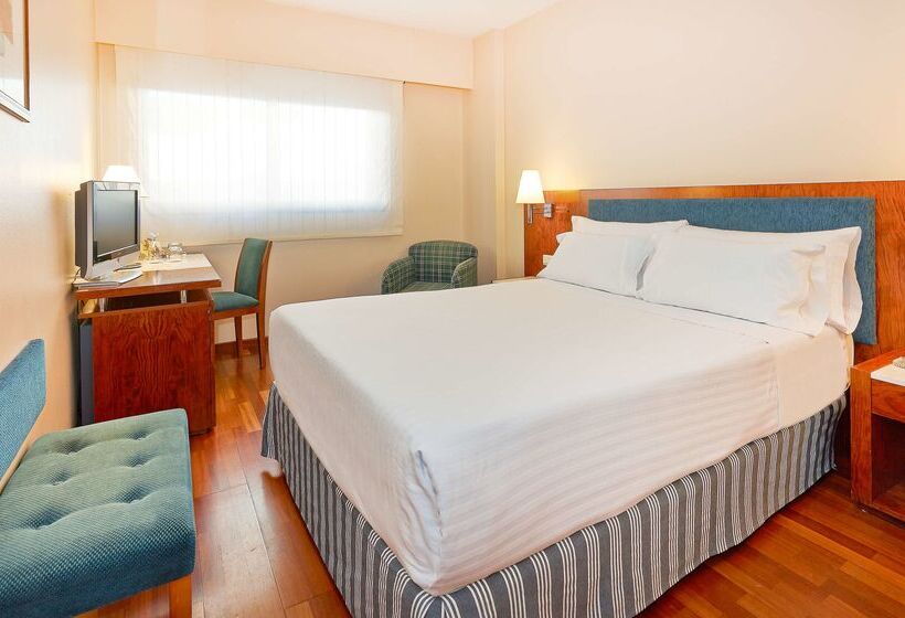 هتل NH Barcelona Entenza