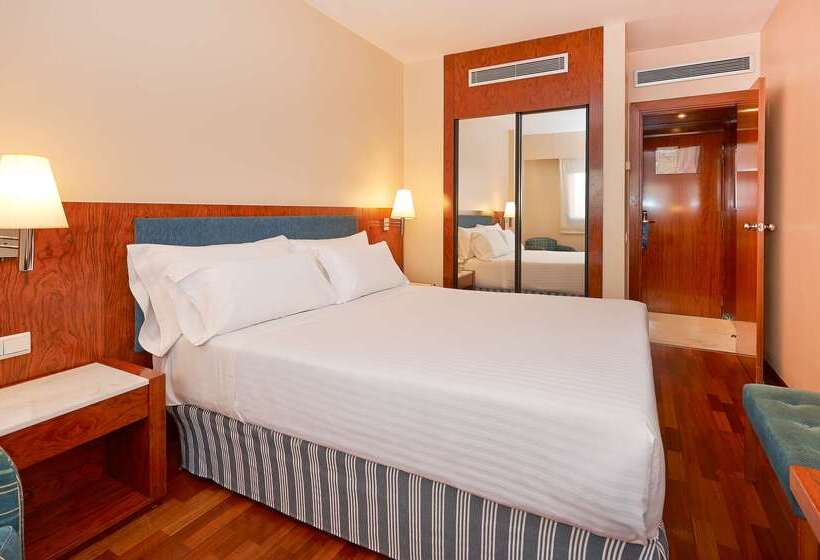 هتل NH Barcelona Entenza