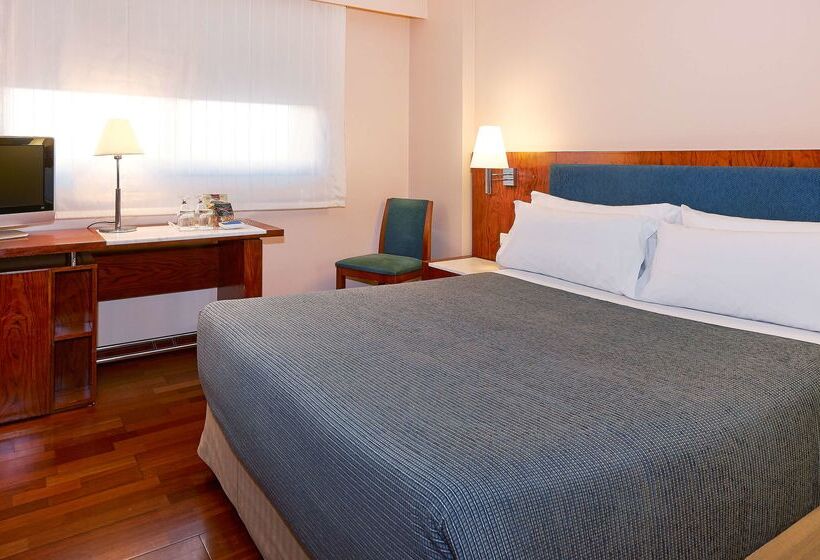 هتل NH Barcelona Entenza