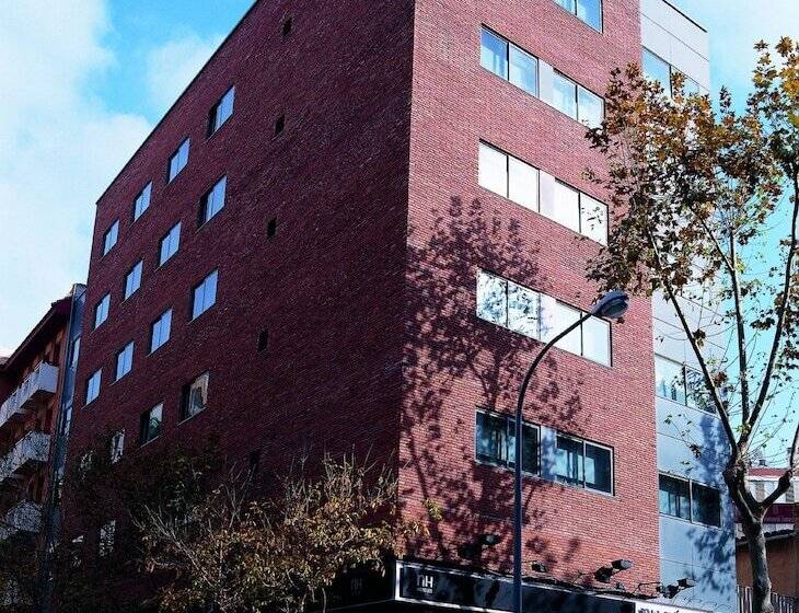 Отель NH Barcelona Entenza
