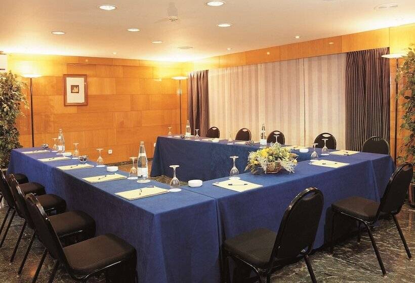 هتل NH Barcelona Entenza