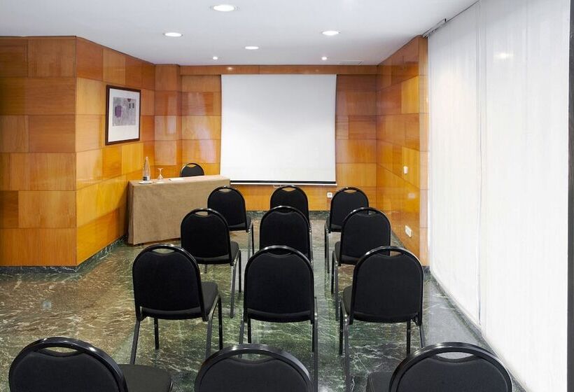 هتل NH Barcelona Entenza