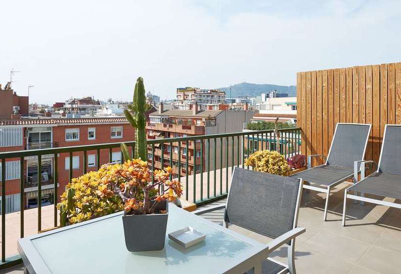 هتل NH Barcelona Les Corts