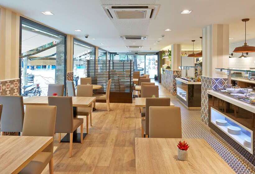 هتل NH Barcelona Les Corts