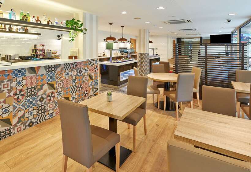 هتل NH Barcelona Les Corts