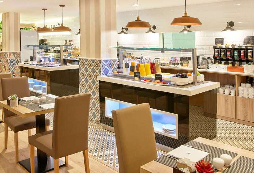 هتل NH Barcelona Les Corts