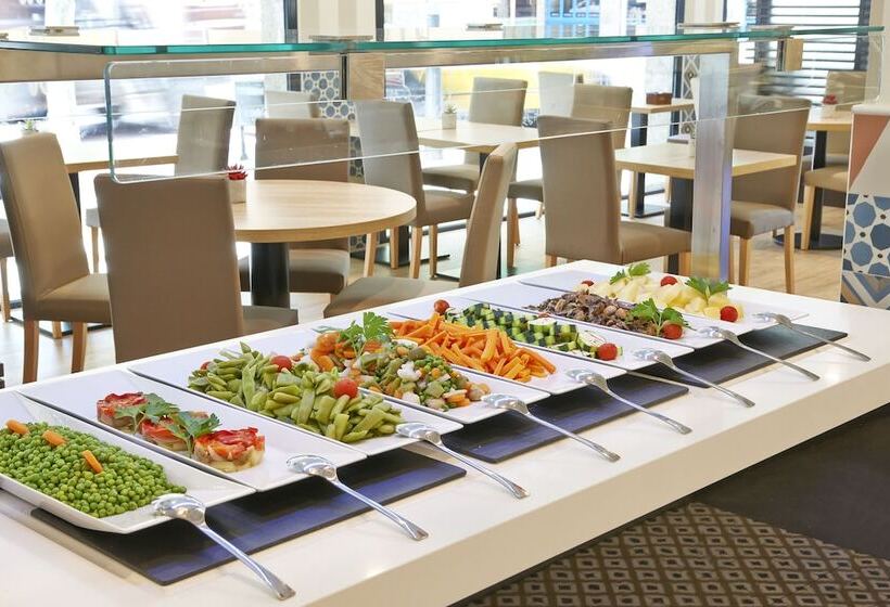 هتل NH Barcelona Les Corts