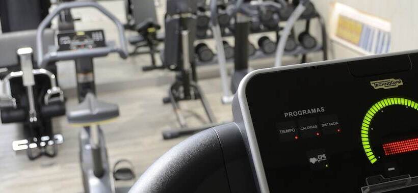 هتل NH Barcelona Les Corts