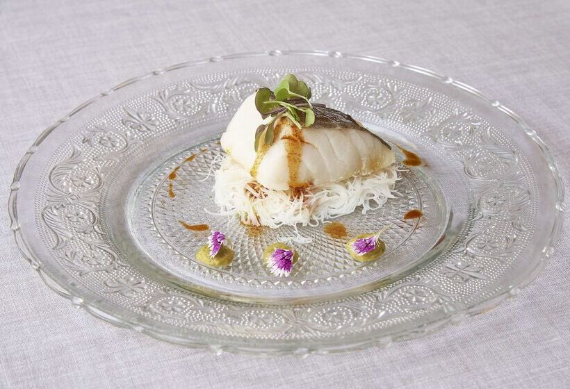 هتل NH Collection Cáceres Palacio De Oquendo