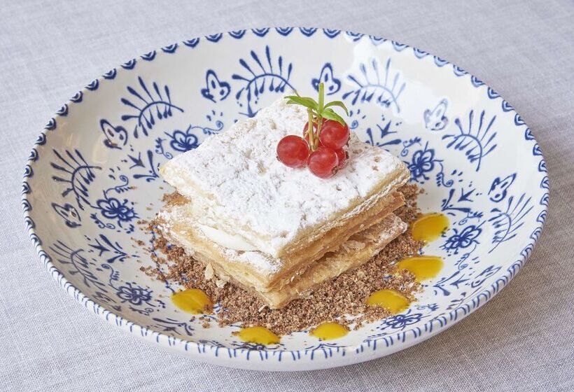 هتل NH Collection Cáceres Palacio De Oquendo