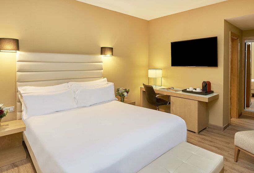 هتل NH Collection Cáceres Palacio De Oquendo