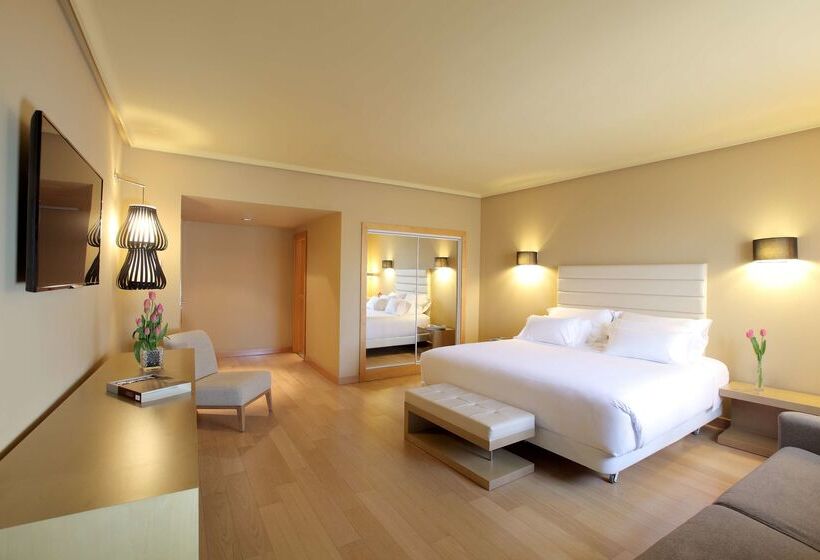 هتل NH Collection Cáceres Palacio De Oquendo