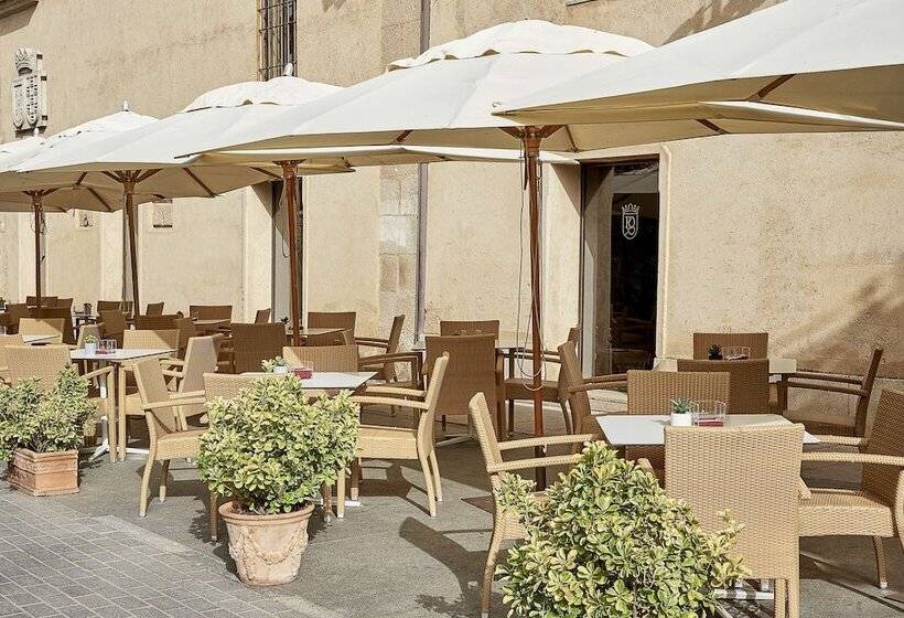 هتل NH Collection Cáceres Palacio De Oquendo