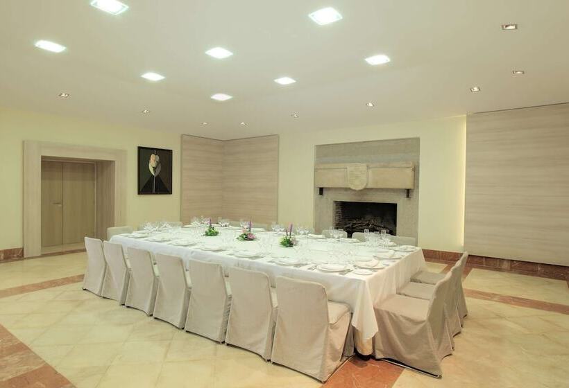 هتل NH Collection Cáceres Palacio De Oquendo