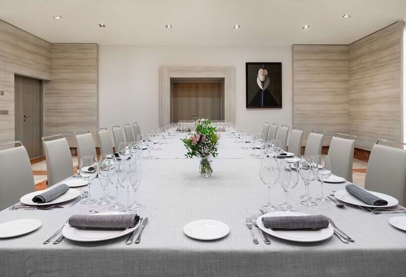 هتل NH Collection Cáceres Palacio De Oquendo