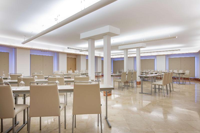 هتل NH Collection Cáceres Palacio De Oquendo