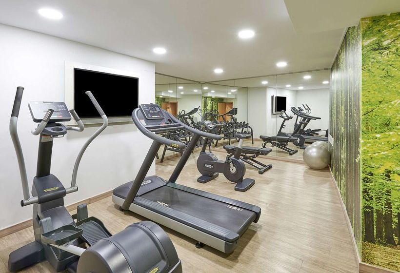 هتل NH Collection Cáceres Palacio De Oquendo