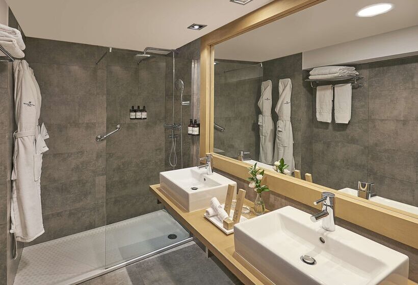 هتل NH Collection Cáceres Palacio De Oquendo