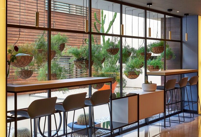 هتل NH Sants Barcelona